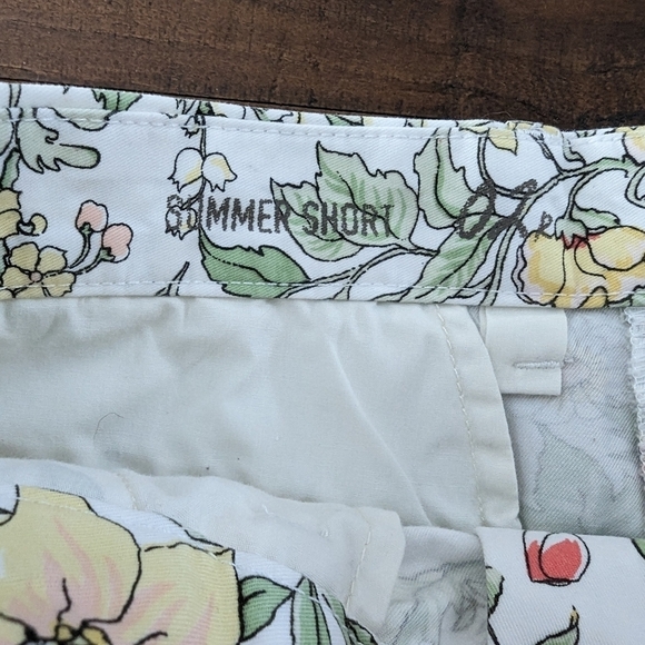 Gap Khakis Floral Summer Shorts 2 White Multicolor flowers - Picture 9 of 11